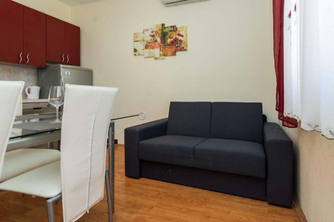 Apartman Mladenka Sukosan Exterior photo